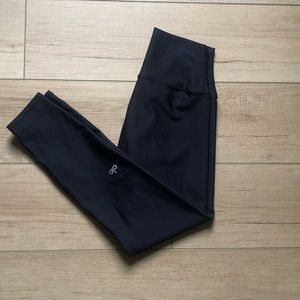 Alo Airlift black 7/8 length leggings excellent used condition size small